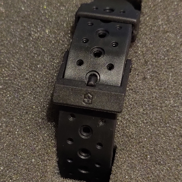 [SOLD] 30mm Victorinox Swiss Army Renegade Watch Black Women's Small In Box - Picture 7 of 9